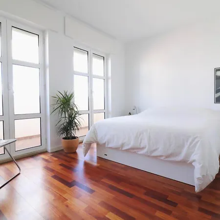 Apartment Luxurious Design With Piano And Panoramic View