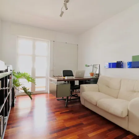 Apartment Luxurious Design With Piano And Panoramic View