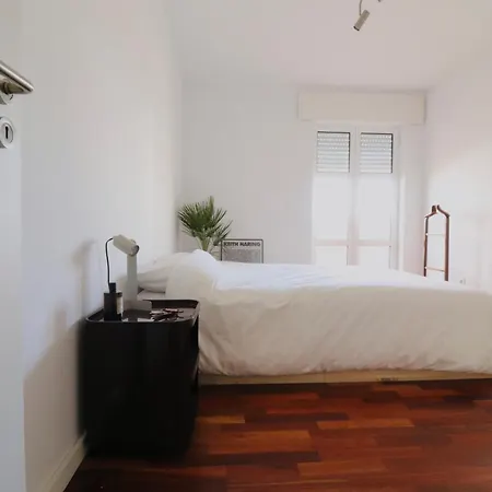 Apartment Luxurious Design With Piano And Panoramic View